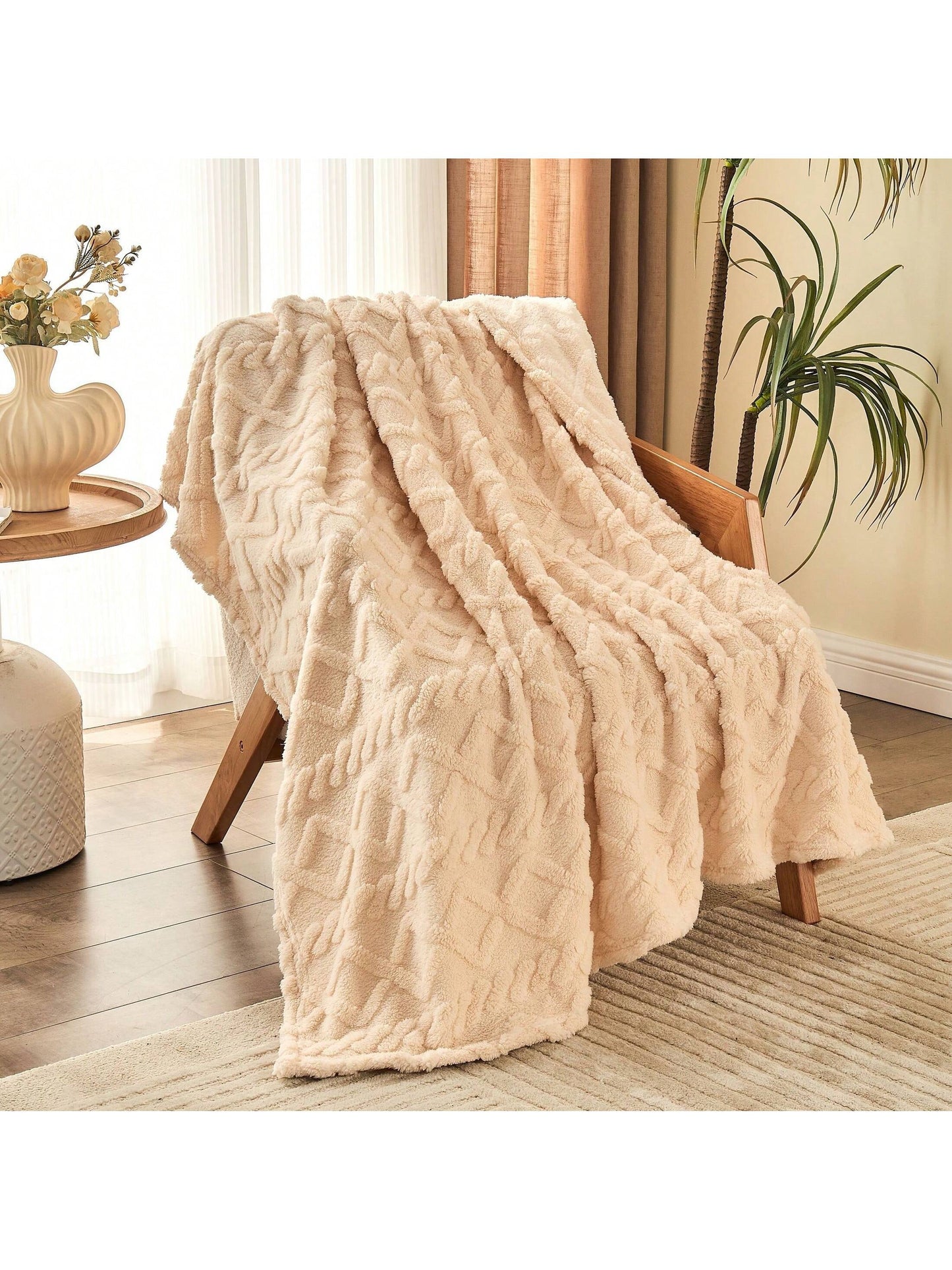 Fleece Throw Blanket, Cozy & Fluffy