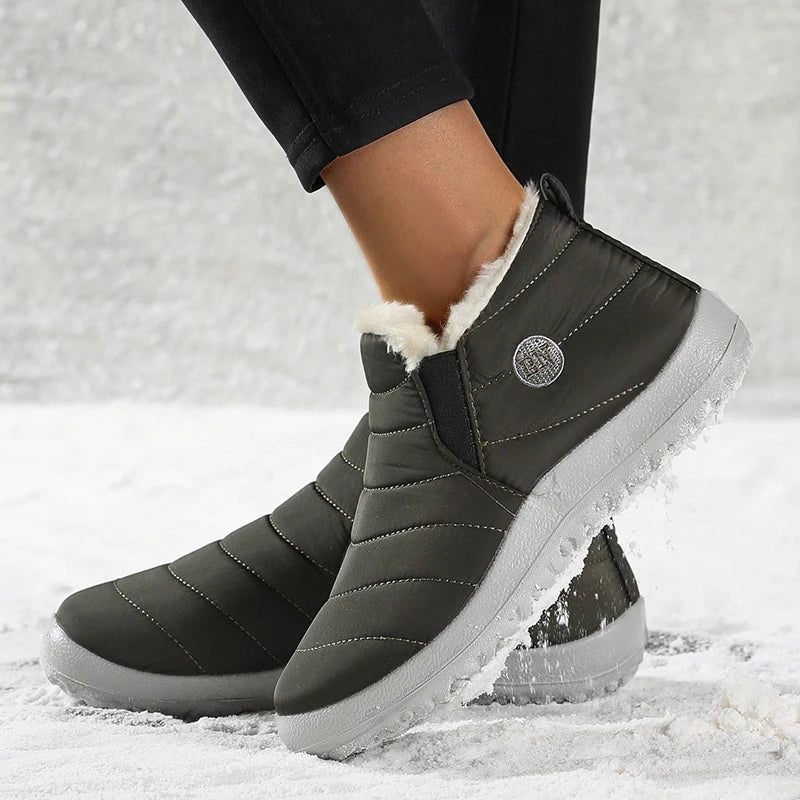 Men's Winter Snow Boots – Warm ankle boots with plush lining and slip-on design